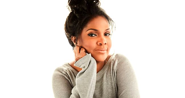 CeCe Winans Unveils Black & White Video for “It’s Christmas”