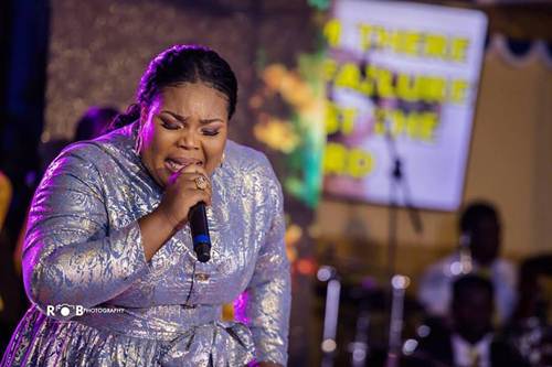 Ceccy Twum Delivers An Unforgettable Gold Worship Experience