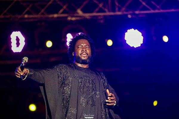 The Heavy Rainfall Could Not Stop Sonnie Badu From His Live Concert In Abidjan (Ivory Coast)