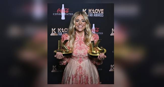 Anne Wilson Takes Home Two K-Love Fan Awards