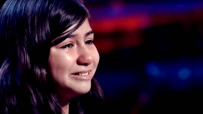 Young Girl Stuns AGT's Simon Cowell and Howie Mandel, Wins Golden Buzzer After Mind-Blowing Version of 'Amazing Grace'