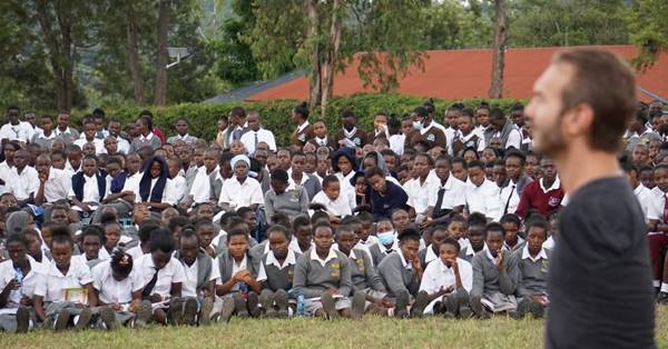 Nick Vujicic Famous Evangelist in Kenya, over 1000+ Students Commit To Jesus