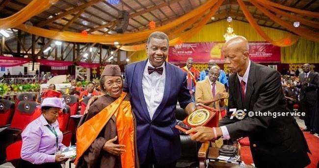 Pastor Enoch Adeboye Celebrates Oldest Graduating Bible College Student (PHOTOS)