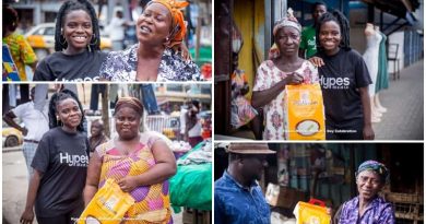 Gospel Blogger, Sir Isaac (Hypes Media) Celebrates Mother's Day With Koforidua Central Market Women